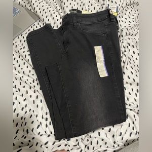 Universal Thread Black Jeans!